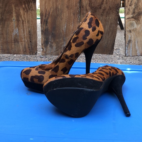 Leopard Printed calf fur platform heels - Picture 2 of 3